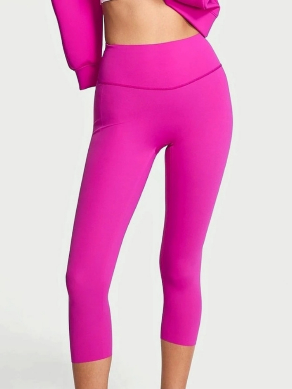 NEW VICTORIA'S SECRET VSX ELEVATE CROP LEGGING SIZE SMALL